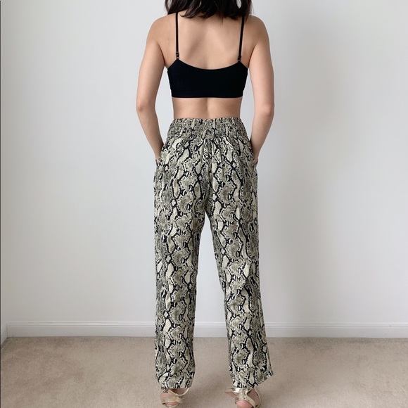 JET SET high waisted Snakeskin pants - Picture 8 of 9